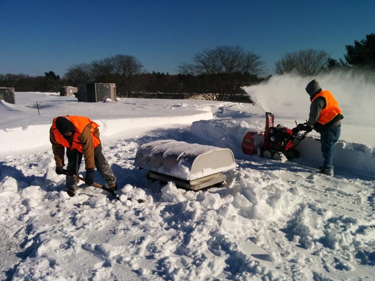 Flat Roofs Snow Removal